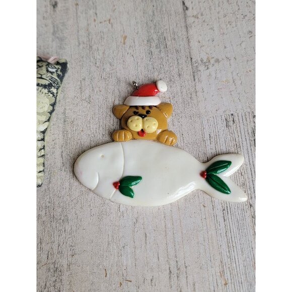 Vintage cat fish food ornament Xmas set pet mistletoe Santa hat - Picture 3 of 5